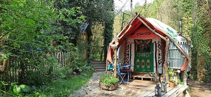 Bunnies yurt woodland setting by stream & garden