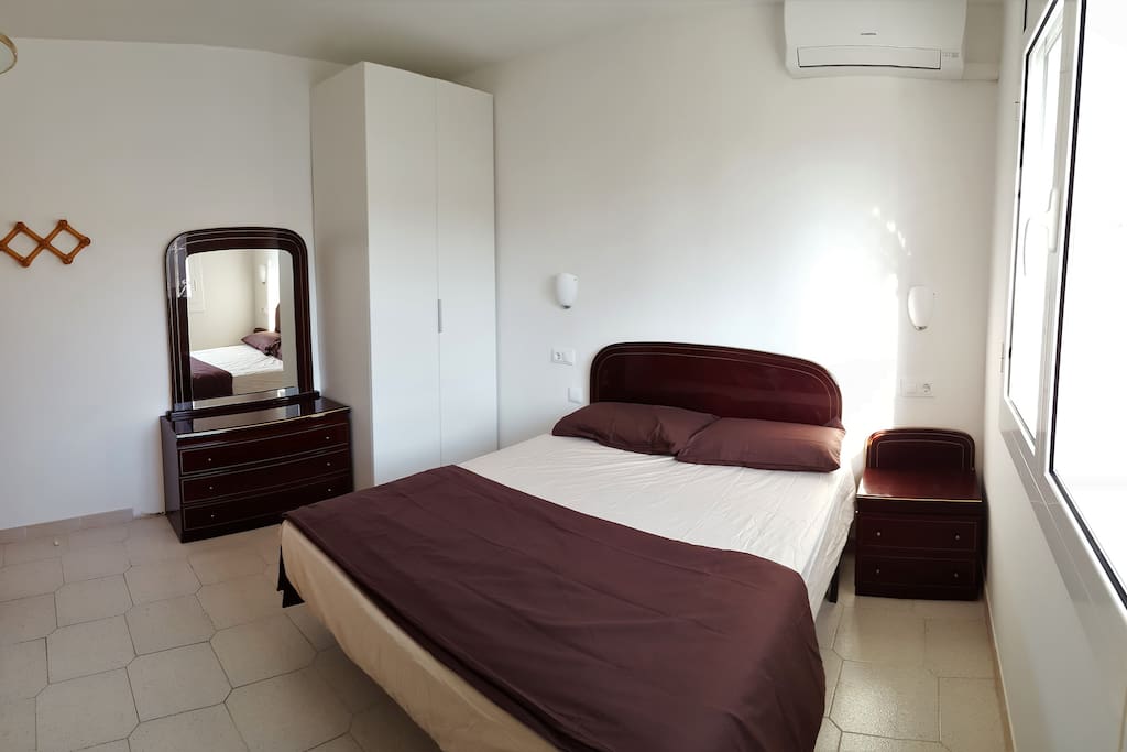 Habitacion Doble con calefaccion y aire acondicionado / Double room with heating and air-con