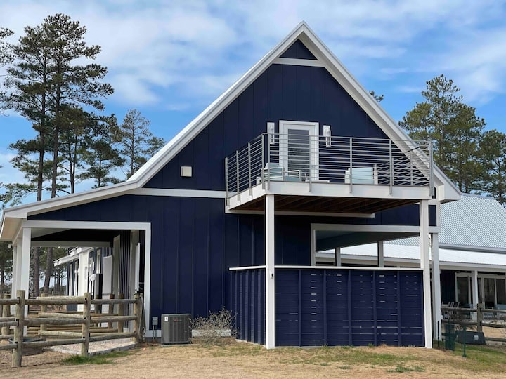 PinehurstSouthern Pines lakefront beauty! Farm stays for Rent in