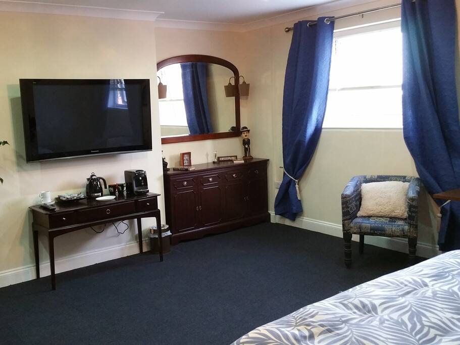 Guest room