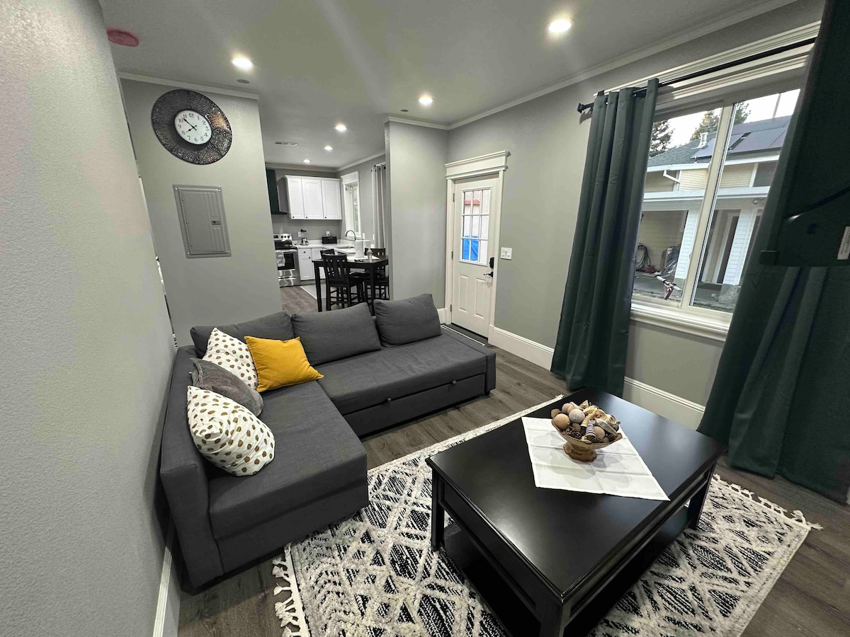 Popular Airbnb listing: Home near SAP Center & Downtown San Jose in Willow Glen