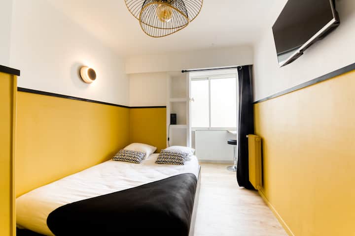 غرفة النوم 2  (مع دش) / غرفة 2 (مع دش)