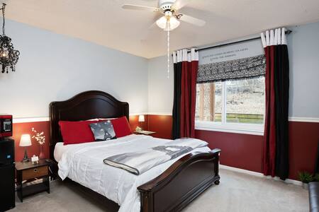 ☆Cozy Travlors Stay ☆Off Main Hwys • 10min to KC.