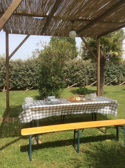 al fresco dinner