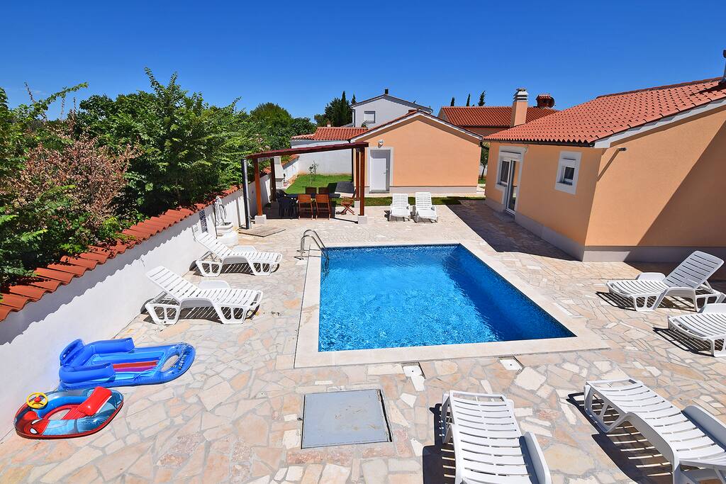 pool area
