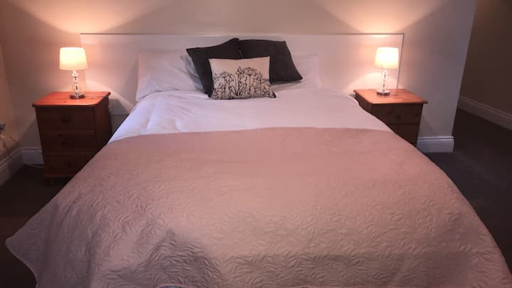 Traditional Family Run Hotel/bar - Ayrshire