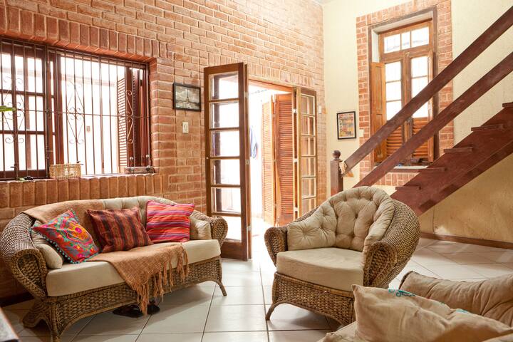 Safe 4 Bedrooms house in Botafogo gallery image 4