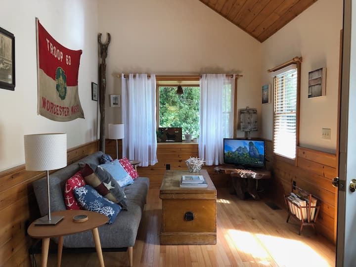 Comfortable & Quiet P'town Retreat