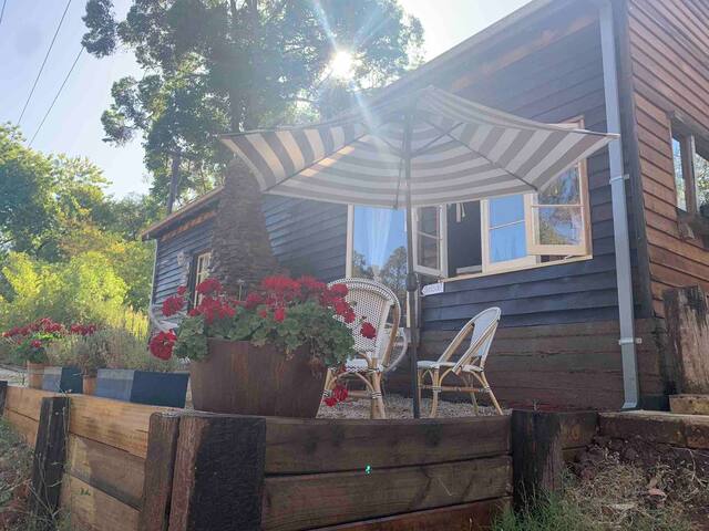 Riverside 2 Bedroom Cottage Bridgetown – Sleeps 6 gallery image 3