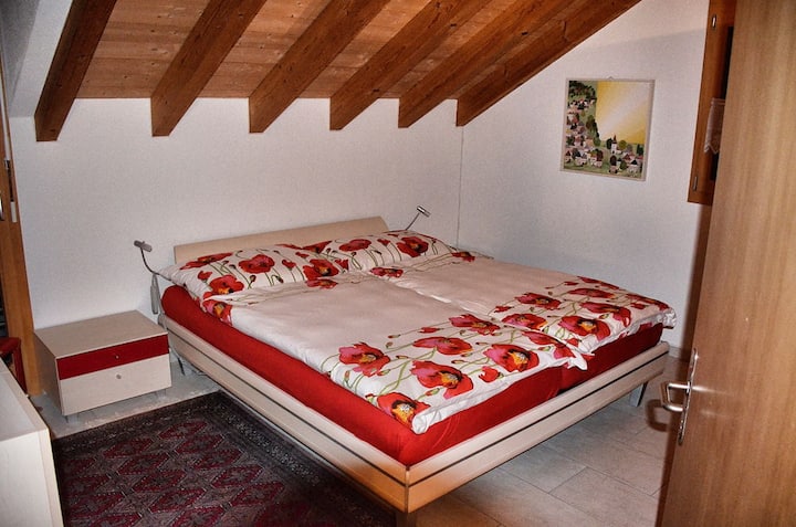 غرفة نوم مغلقة