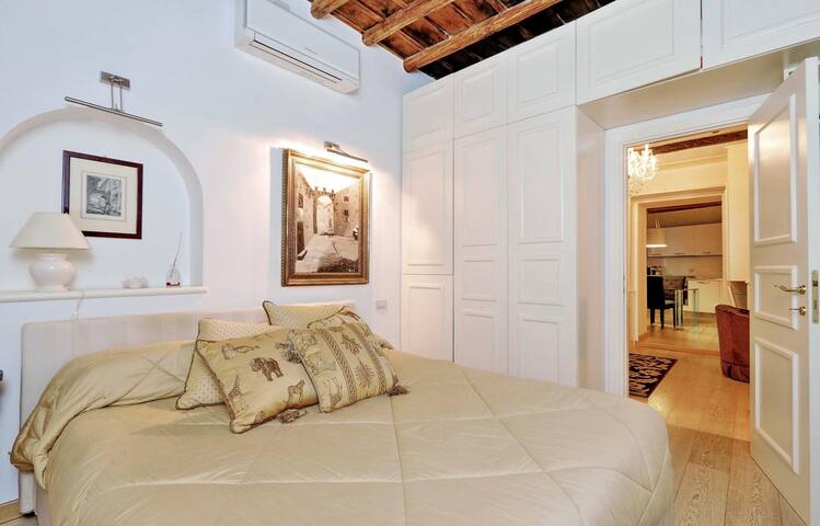 Portico D’Ottavia gallery image 5