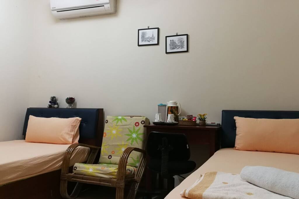 Super Single Beds 两个单人大床