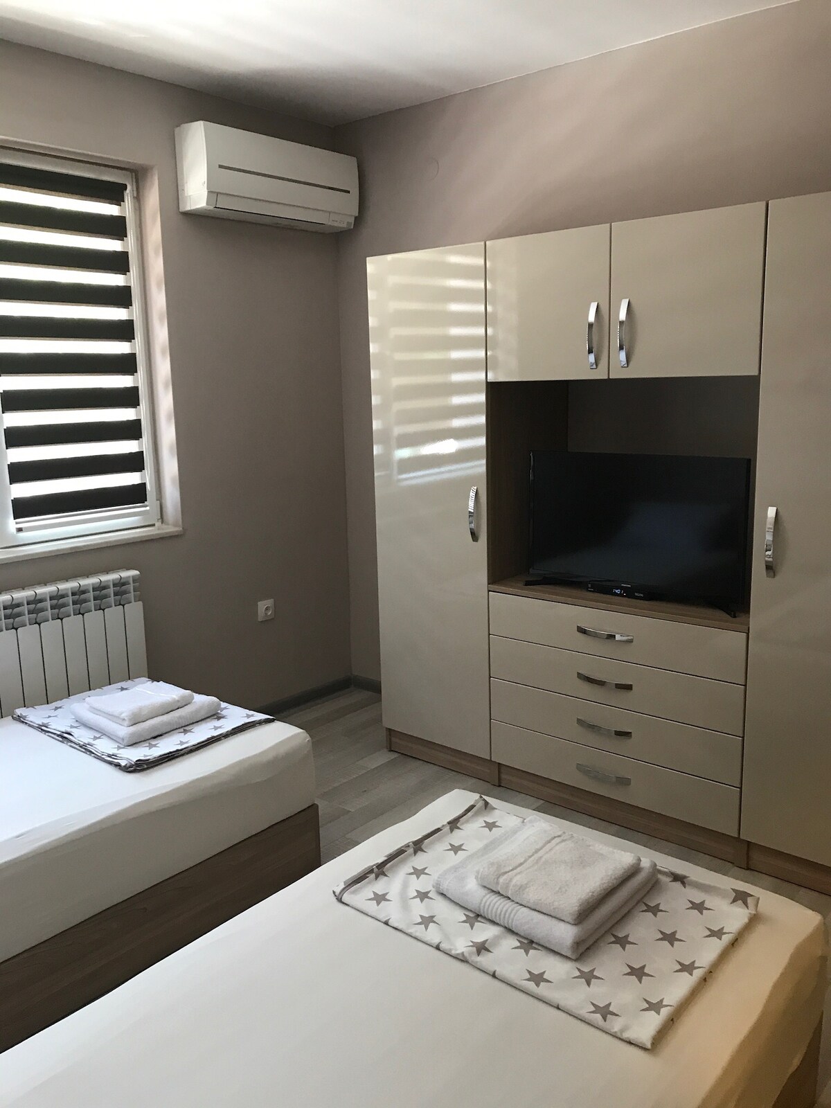 غرفة النوم 2