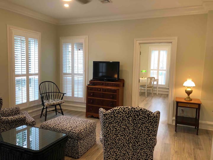 Top 10 Airbnb Vacation Rentals In East Aurora, New York Trip101