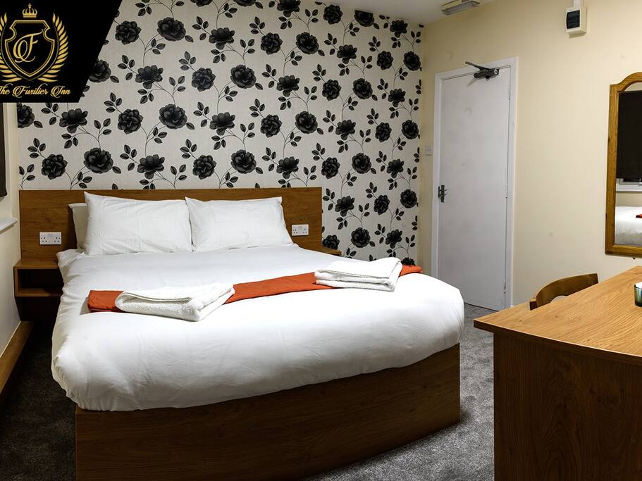 DOUBLE-ENSUITE