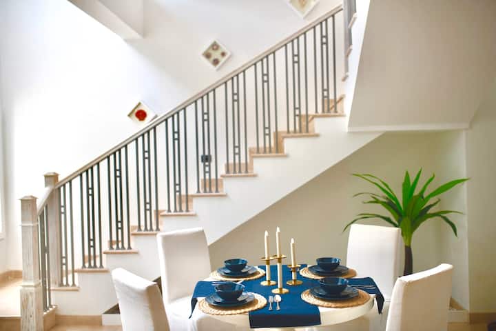 Dining area image 1