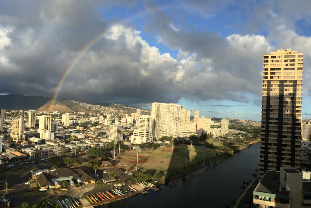 Rainbow sighting is very frequent from the unit, but it rarely rains at Waikiki!