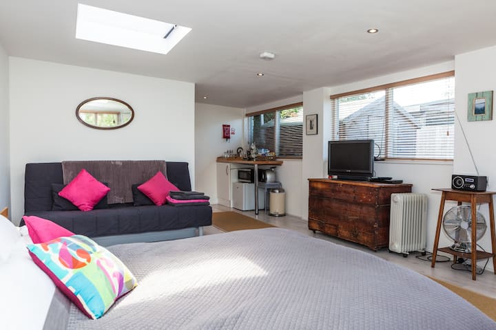 The Studio B&b Luxury Garden Room - Bournemouth