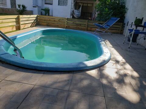 CASA CON PISCINA Parque del Plata  a 2 de la playa