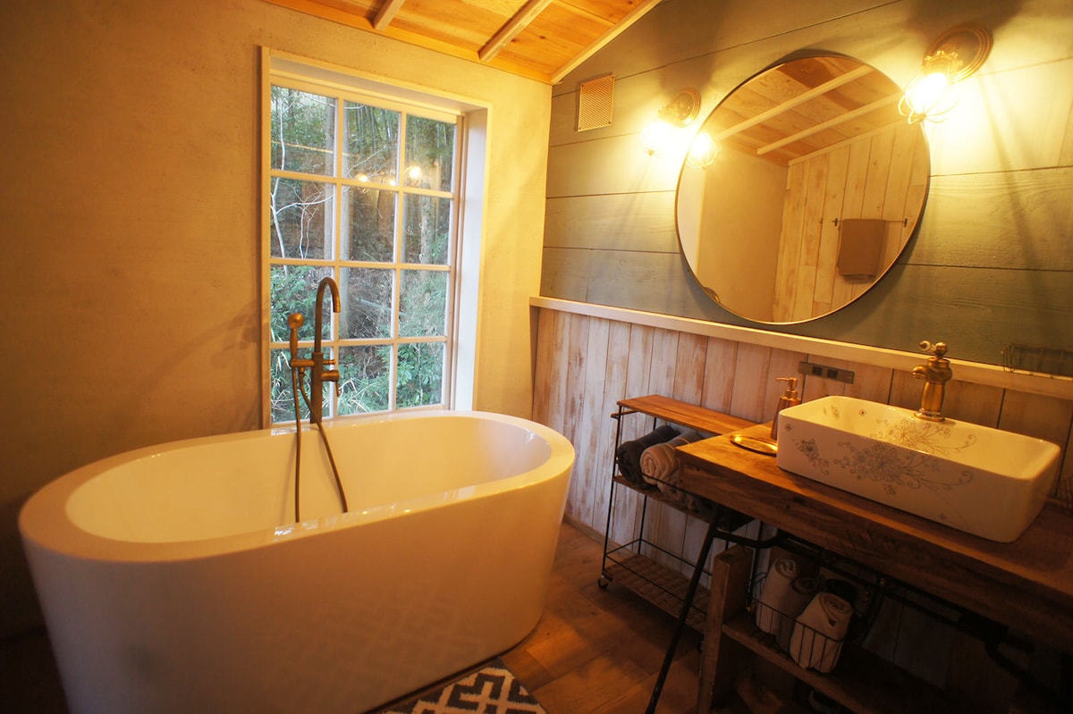 Ibaraki, Daigo-cho. Blooming Cafe 