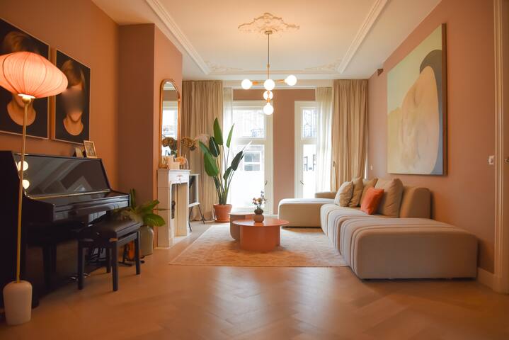Beautiful and spacious apartment, great location gallery image 2