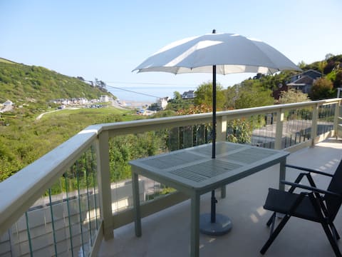 Bright Apartment with Stunning Sea & Country Views