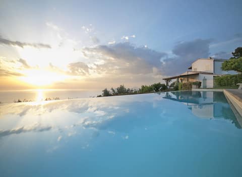 VILLA LAURA-Luxury villa in Sicily