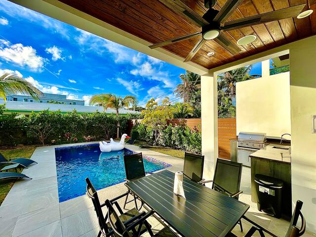Modern Las Olas Oasis Near Beach | Pool • Hot Tub gallery image 2