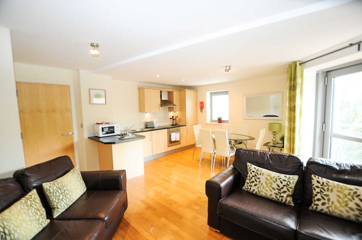 Hamilton Court 2 Bed Superior gallery image 4