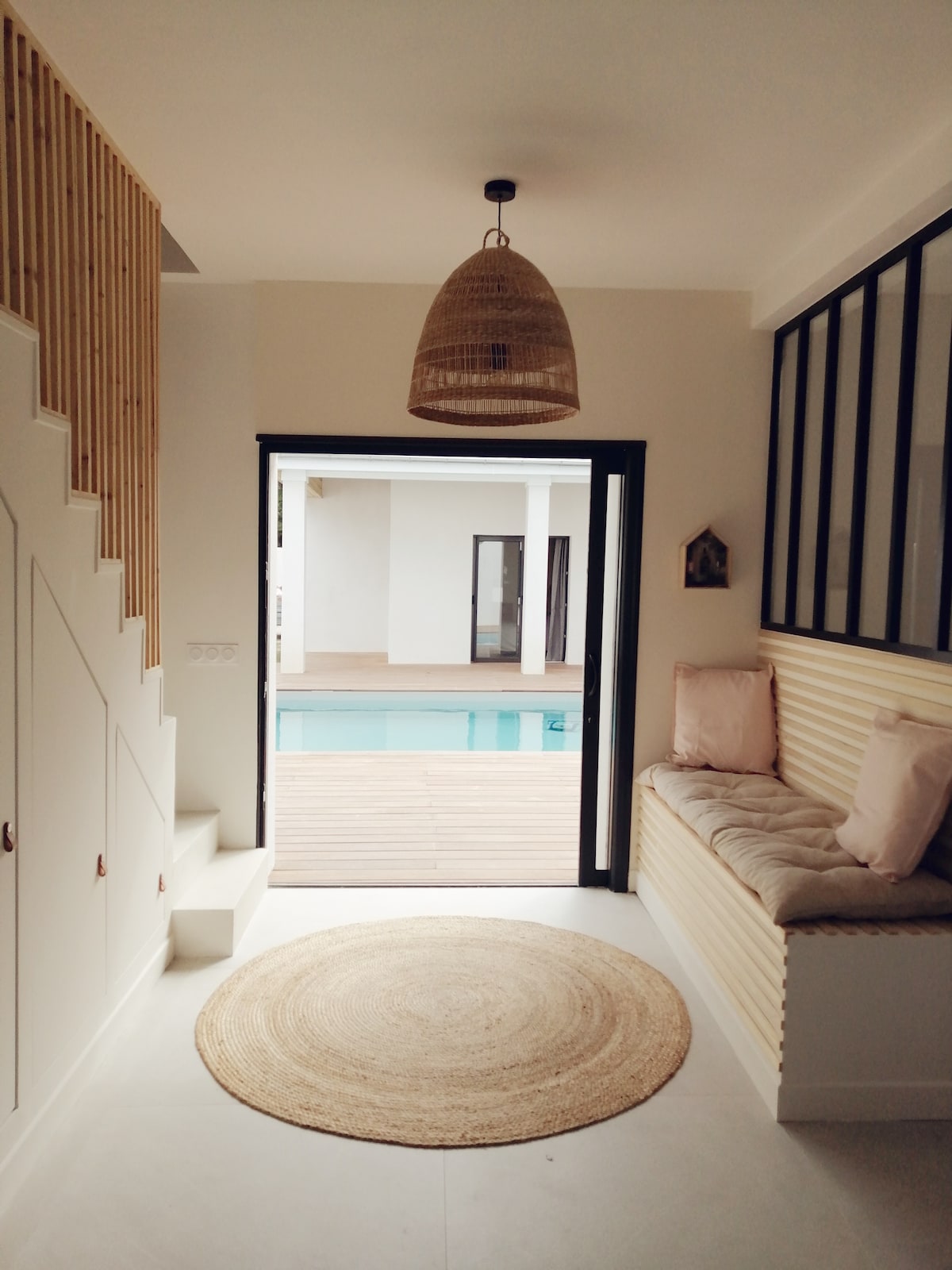 Successful Airbnb property: Peaceful haven with pool 200 m from the beach in La Couarde Sur Mer