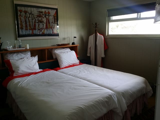 Twin Room - B and B at the Ranch