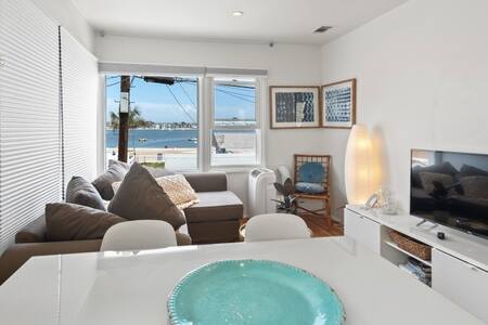 BOHO OASIS MISSION BEACH BIKES BOARDS PARKING A/C