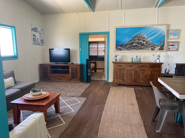 Sirocco Beach House Lancelin

Aussie Beach Shack - Lancelin