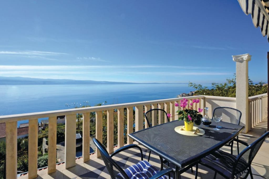 Welcome to the our property! Enjoy magnificent view of islands Brač, Hvar...