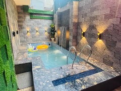 Amazing+3BHK+in+Punjabi+Bagh+with+Private+Pool