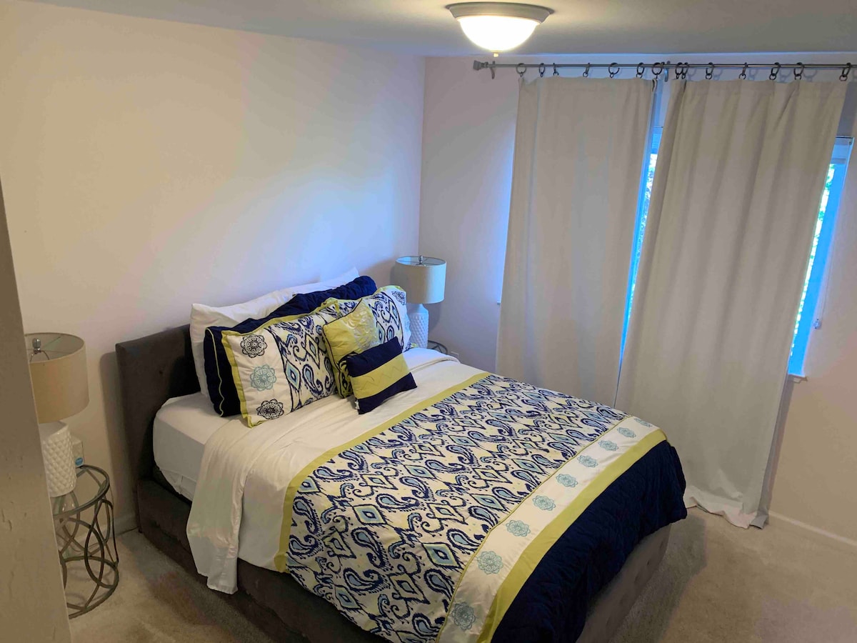 Dormitorio 2 
Cama tamaño queen
Nivel principal (suelo)
