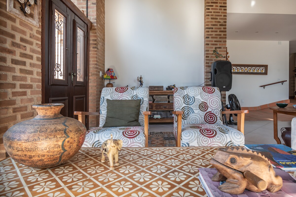 Top Airbnb: Atlantic Forest Retreat – Spacious 6-Bedroom Home in Itanhangá