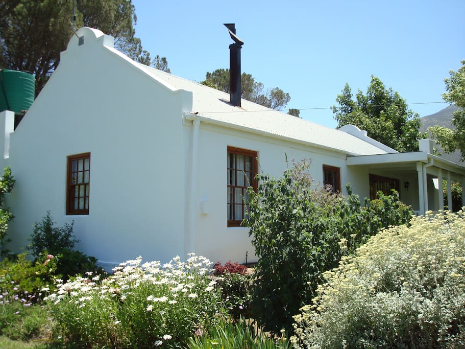 Berry Cottage Cottages For Rent In Franschhoek Western Cape