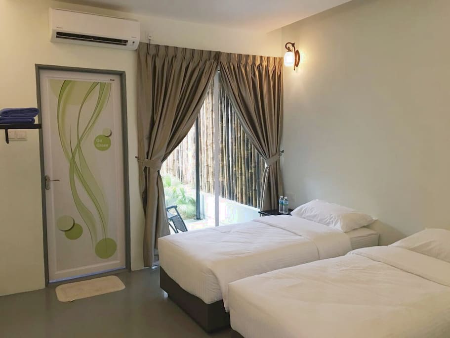 Twin Bed Room