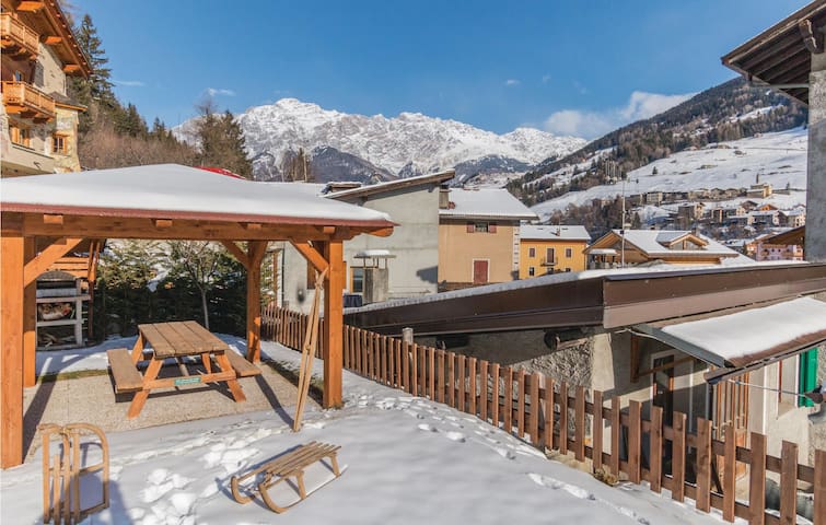 Holiday apartment with 2 bedrooms on 68m² in Valdisotto Cepina (SO)