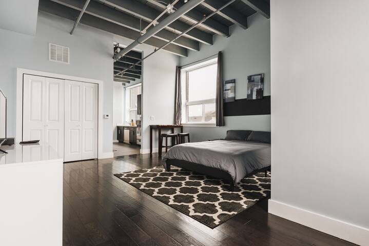 Loft Brief Distance from NYC!