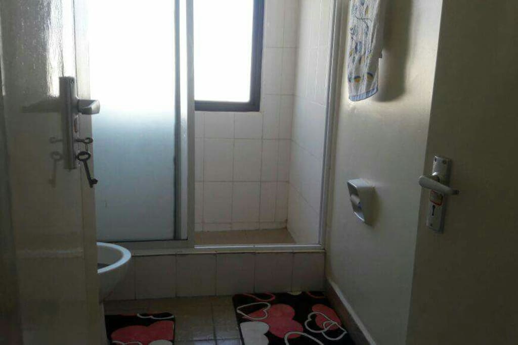 Wash room plus shower