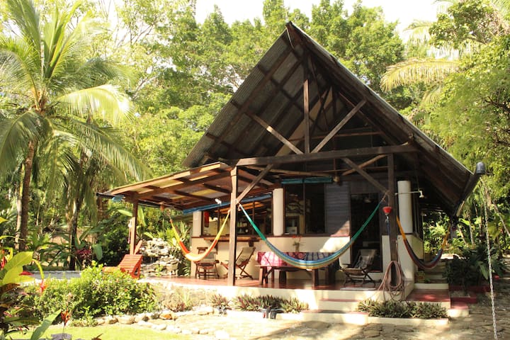 Entire home with 3 bedrooms in Puntarenas Province - Casa Dulce - Great for small families or couples