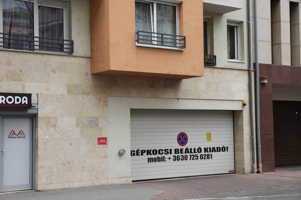 mélygarázs beálló / garage