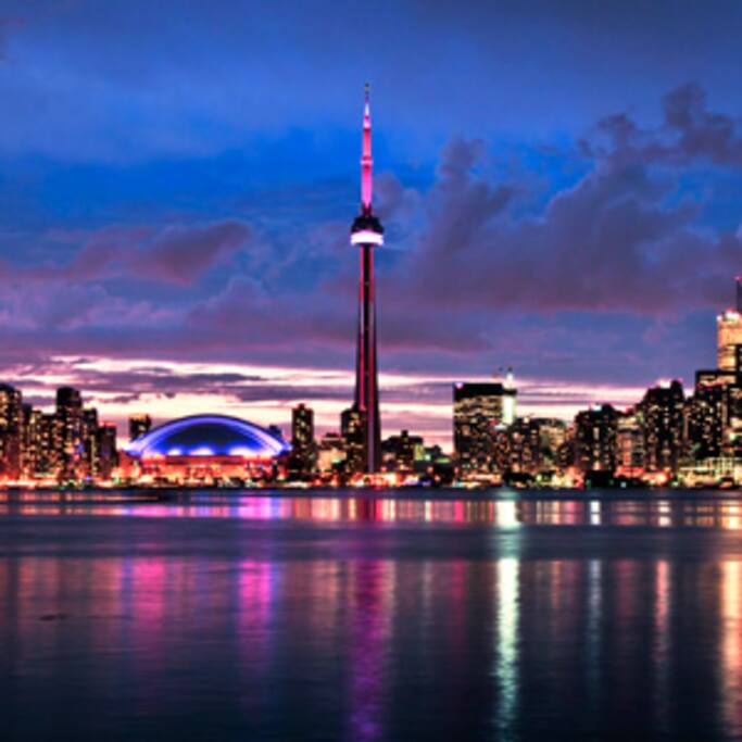 CN TOWER only 25 minutes by taxi/car. Only 45 minutes from here using public transportation.