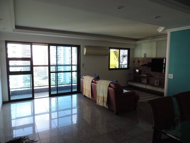 Barra – Lindo Apto frente a praia gallery image 5