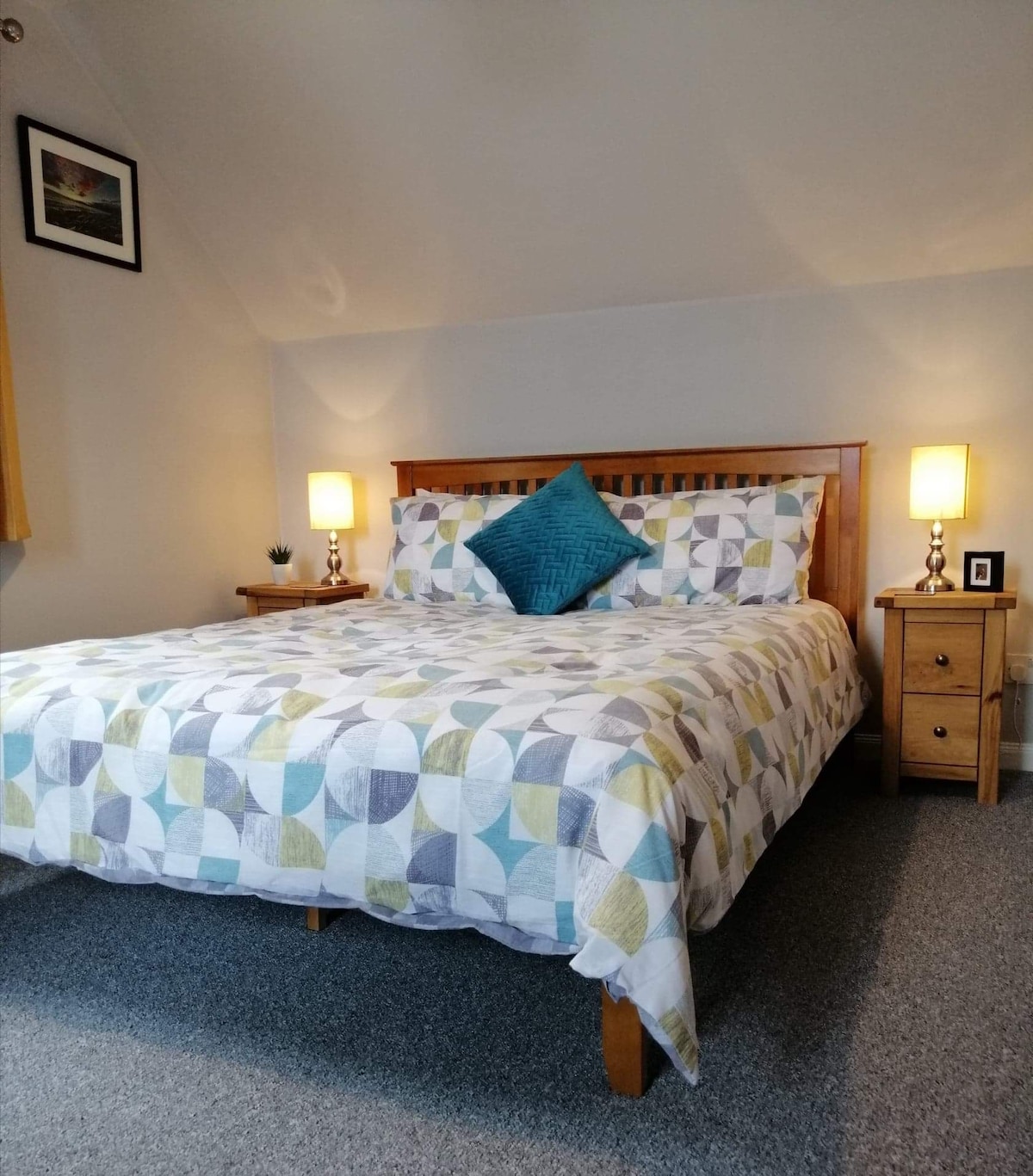 Spálňa s manželskou posteľou King