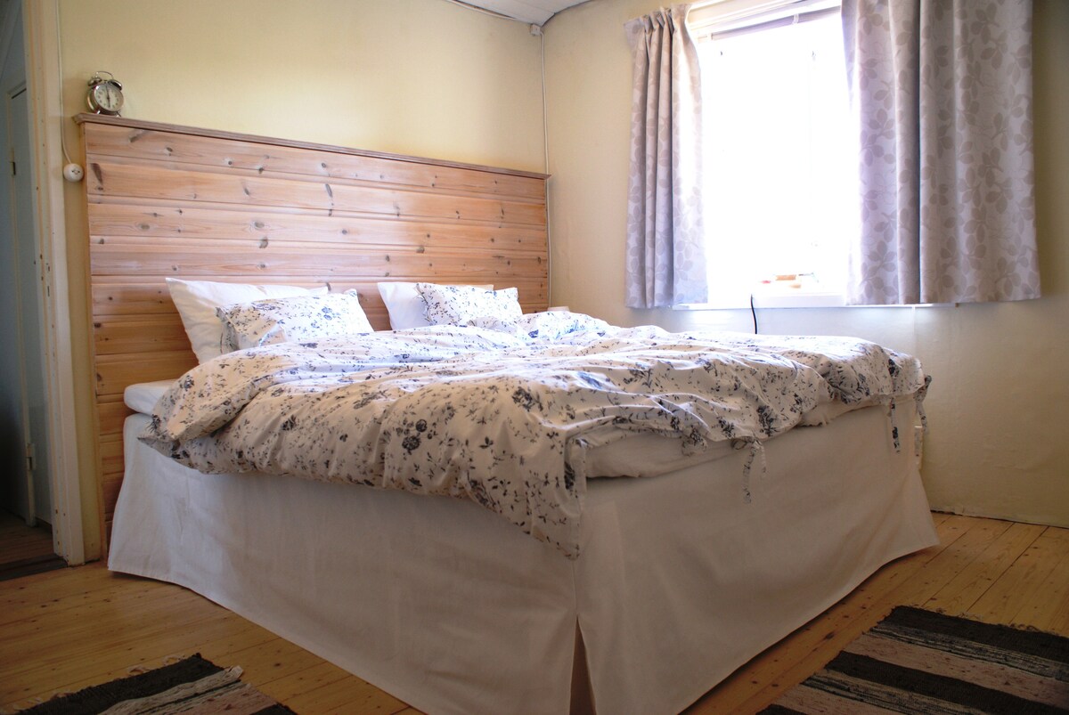 One of the two bedroomes with double bed.