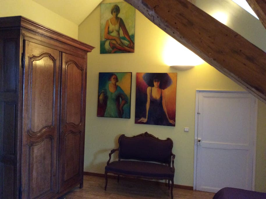 chambre jaune
tableaux d'Yvan Saint-Mard
