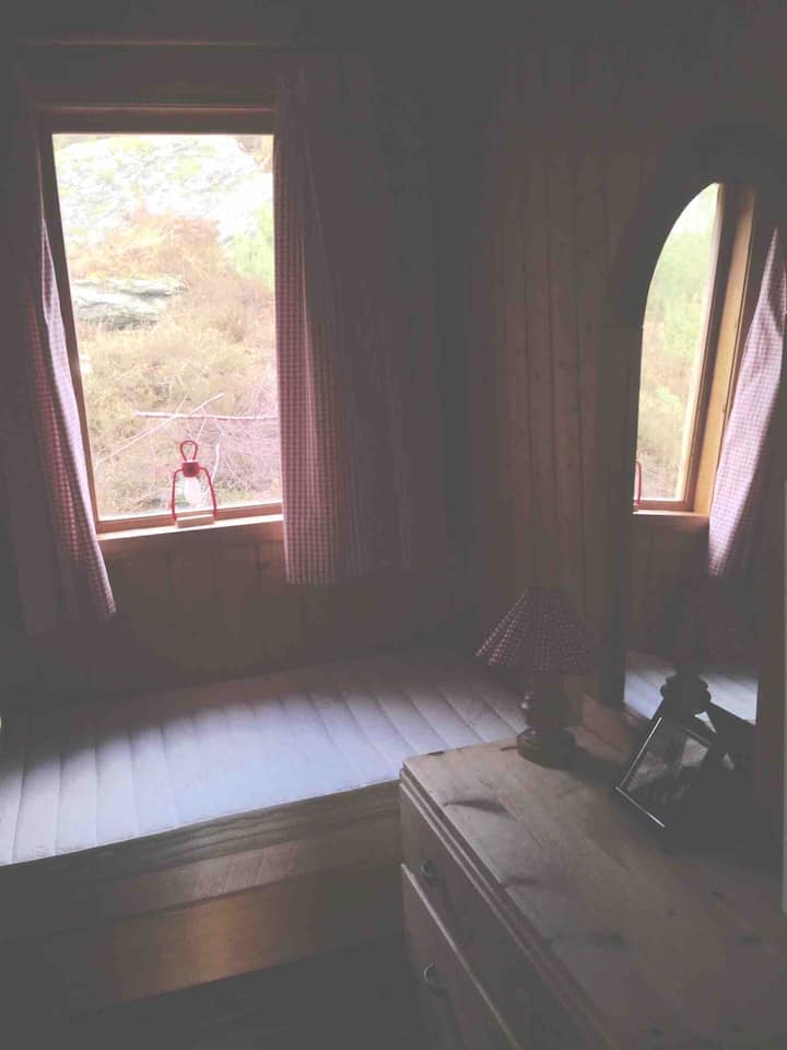 3 საძინებელი ორი საწოლით